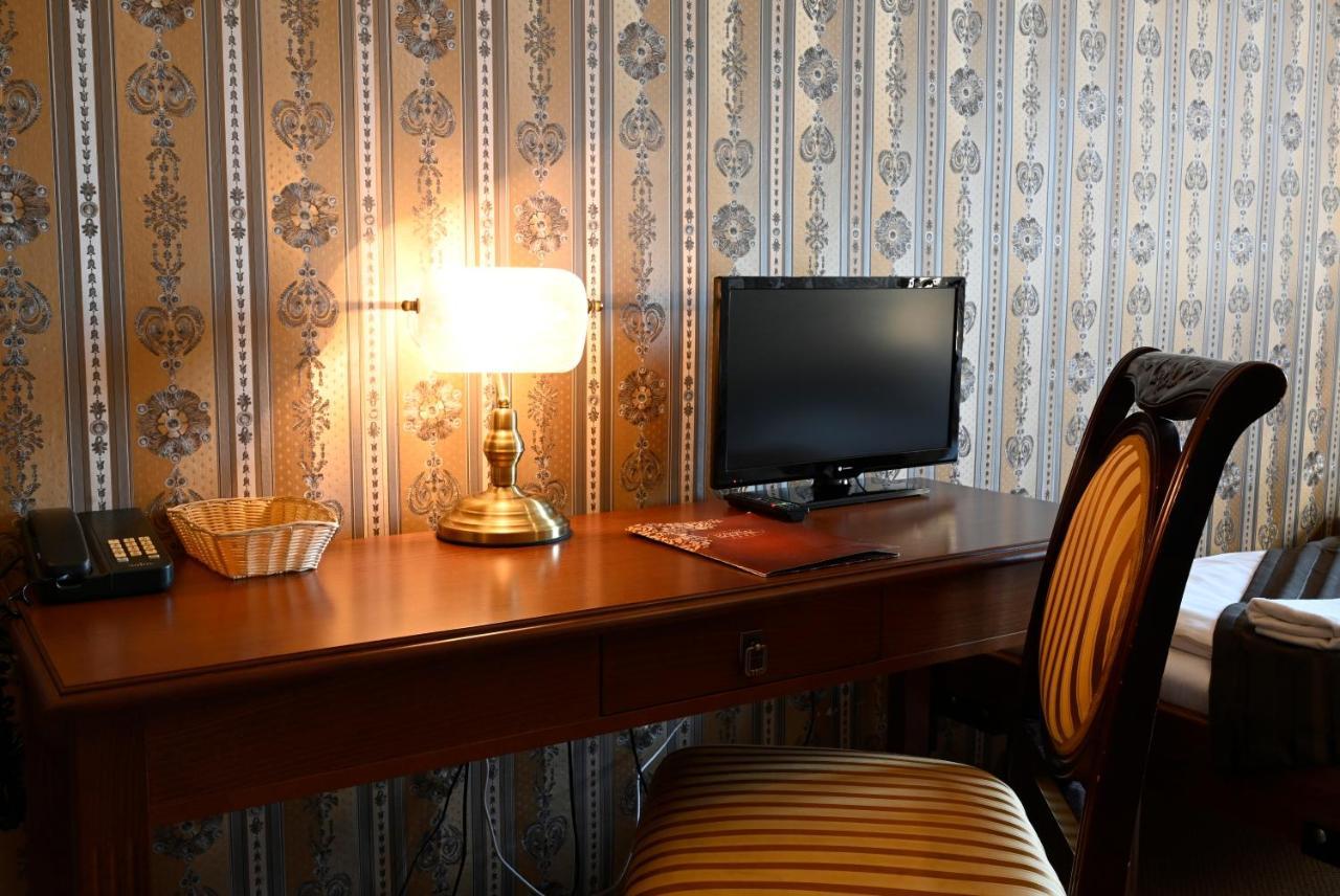 Hotel Boucek กรอมเมียร์ริช ภายนอก รูปภาพ