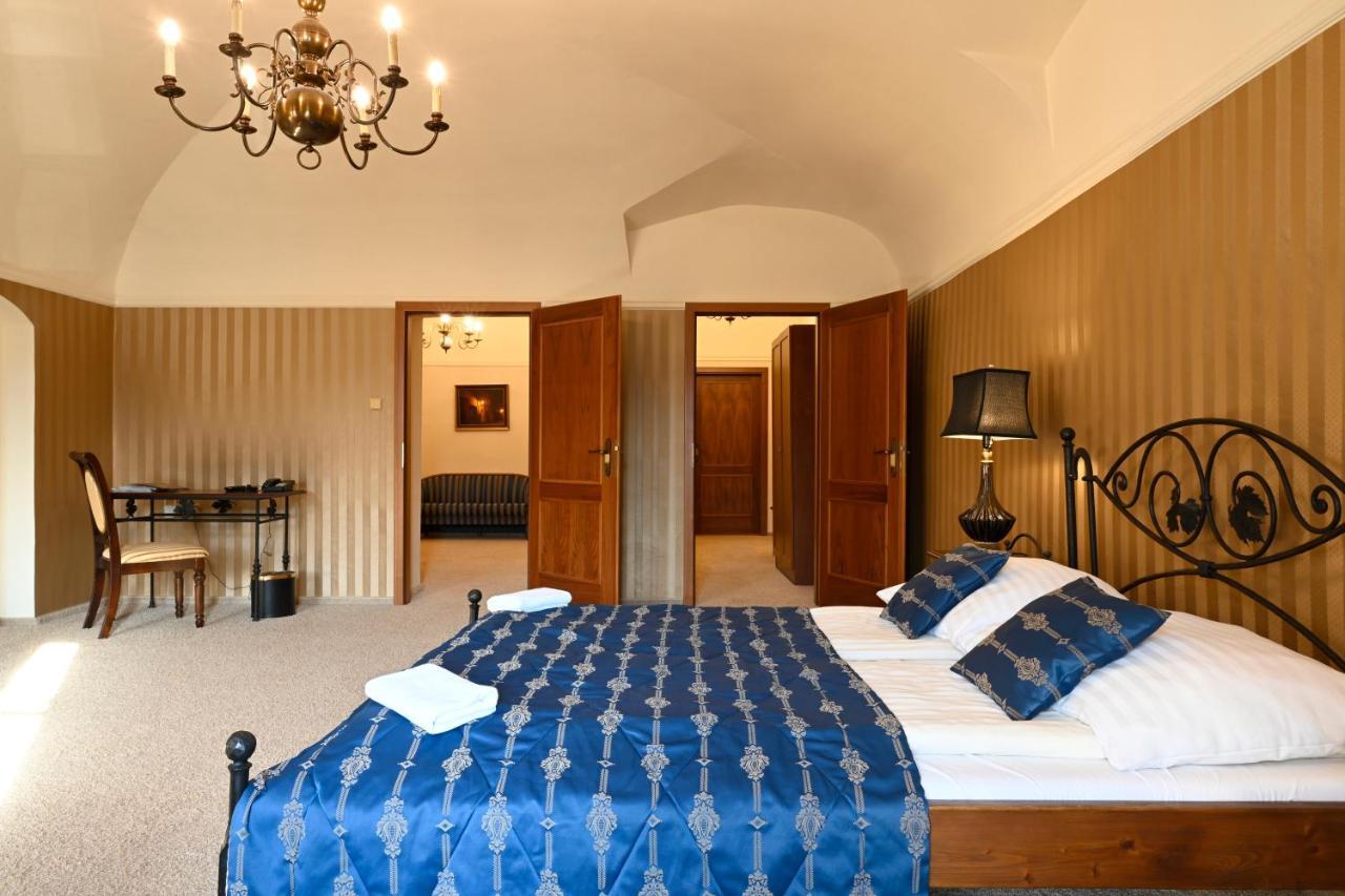 Hotel Boucek กรอมเมียร์ริช ภายนอก รูปภาพ