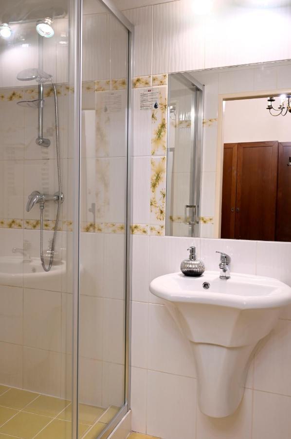 Hotel Boucek กรอมเมียร์ริช ภายนอก รูปภาพ